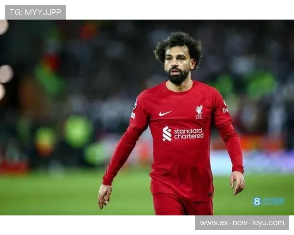 利物浦萨拉赫单挑防线脚下连扣射入远端：闪耀足坛的天才瞬间